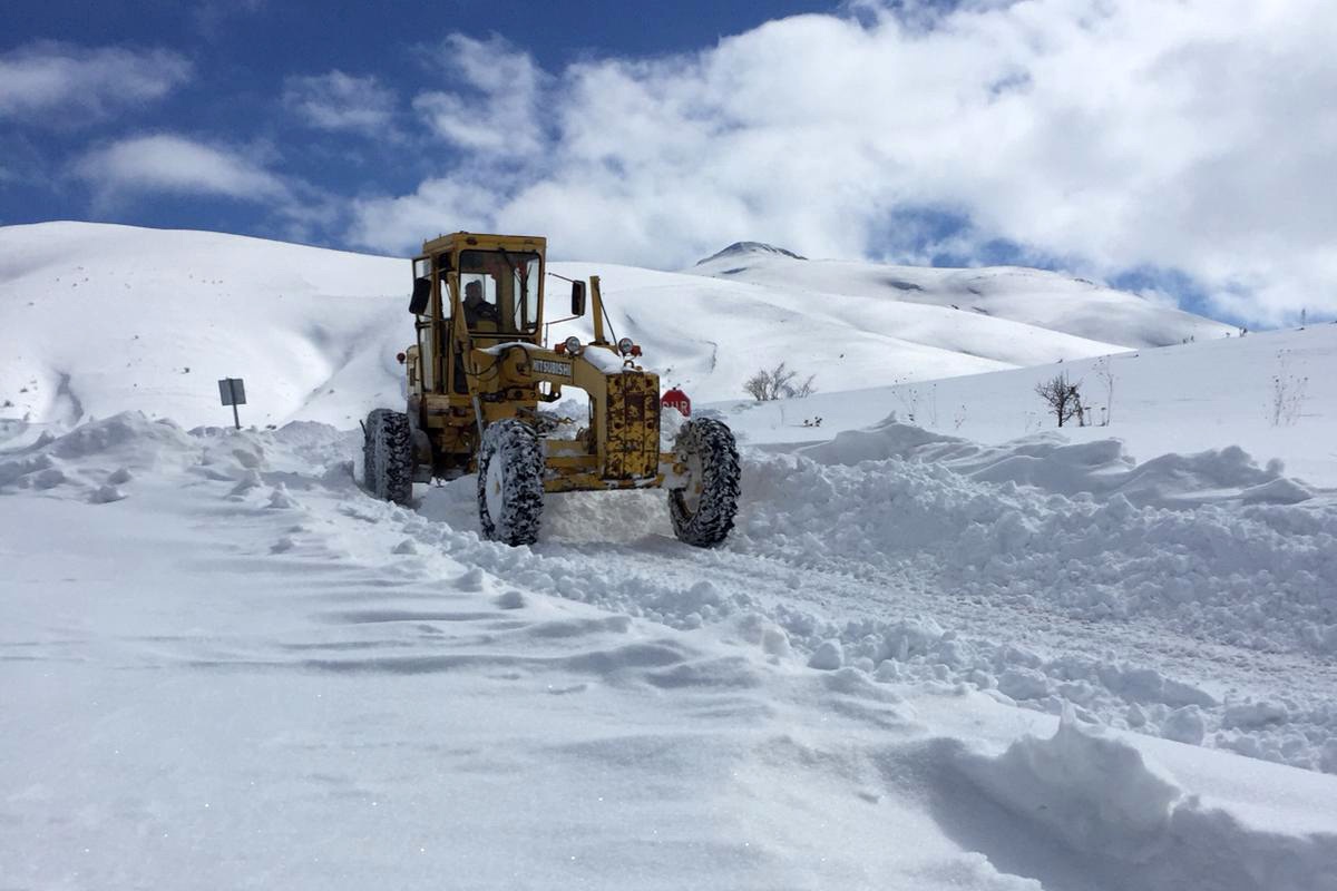 Gümüşhane’de kapalı köy yolları açıldı 6