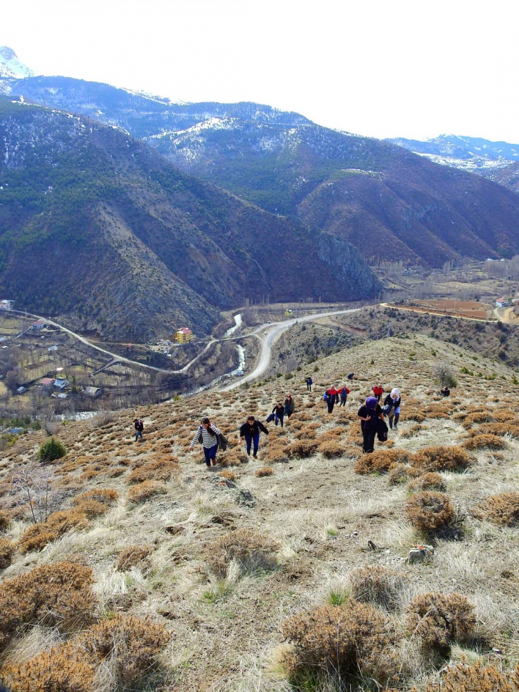 Gümüşhaneli dağcılardan Kadınlar Günü yürüyüşü 16