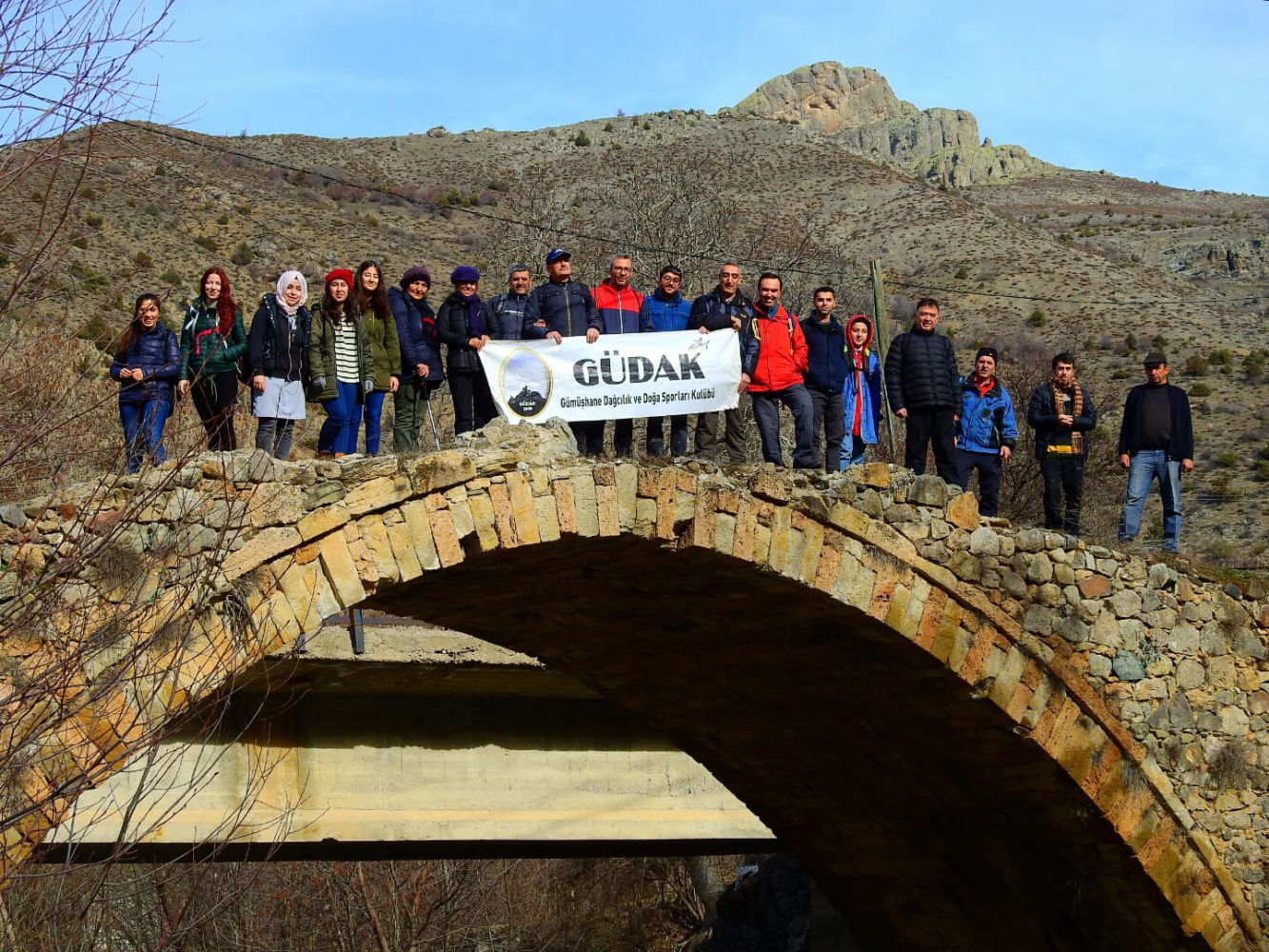 Gümüşhaneli dağcılardan Kadınlar Günü yürüyüşü 18