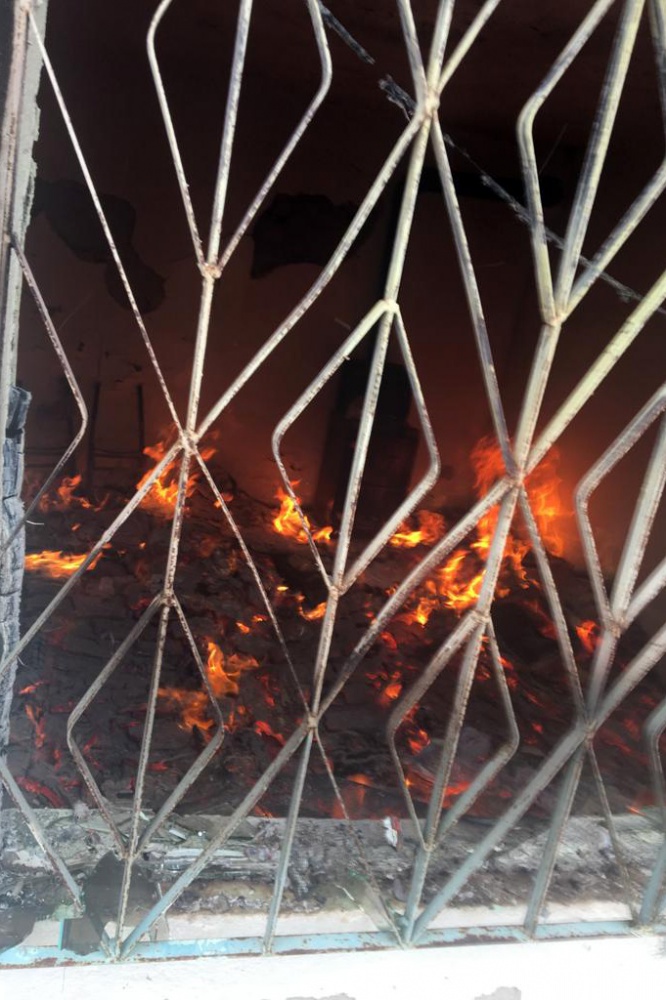 Sobadan sıçrayan alev bir evi küle döndürdü 3