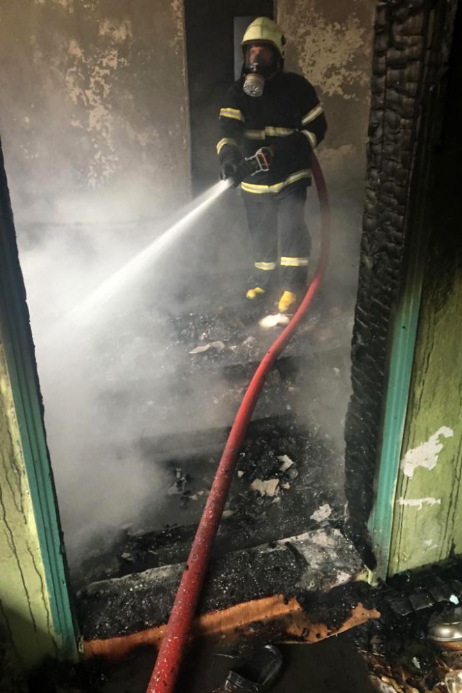 Sobadan sıçrayan alev bir evi küle döndürdü 7