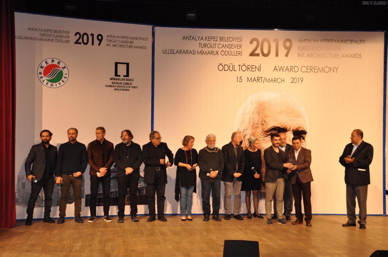 Uluslararası Turgut Cansever ödülü bir Gümüşhaneliye verildi 8