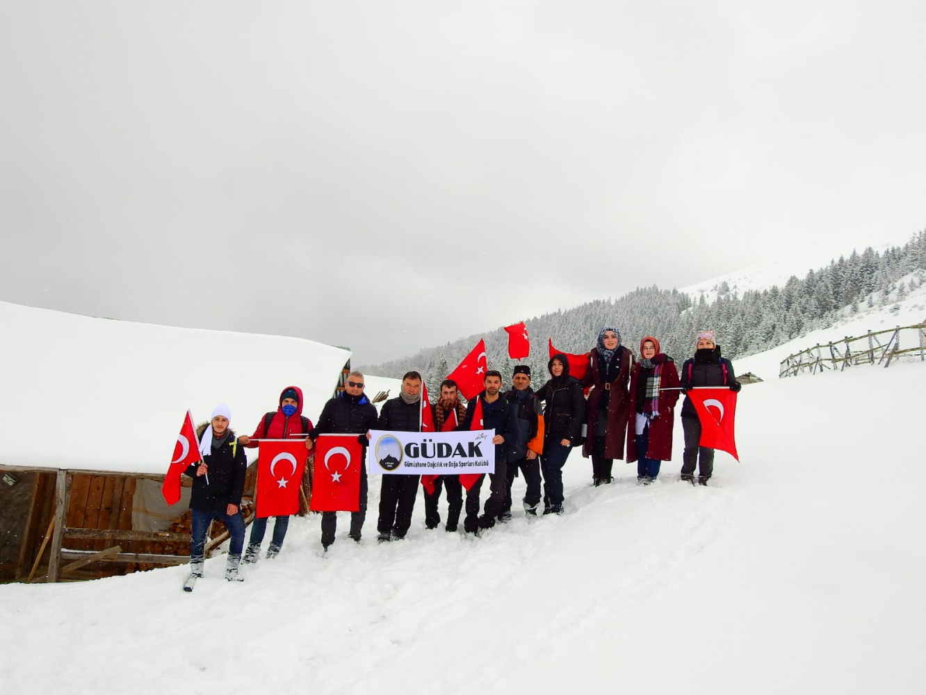 Gümüşhaneli dağcılar Çanakkale şehitleri için yürüdü 5
