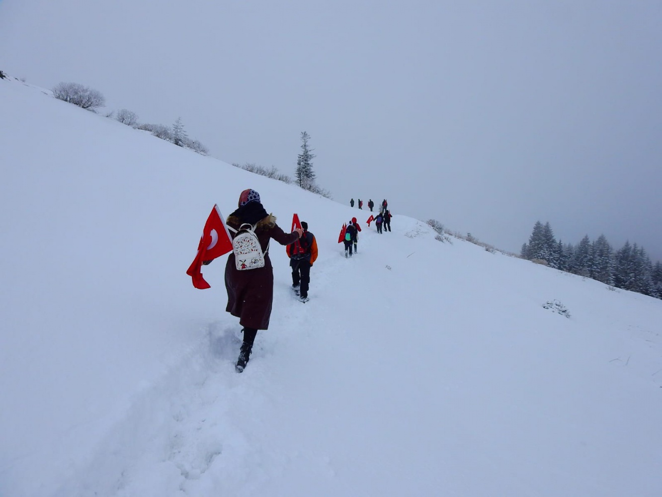 Gümüşhaneli dağcılar Çanakkale şehitleri için yürüdü 2