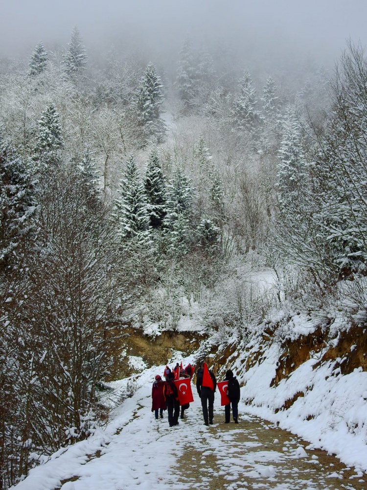 Gümüşhaneli dağcılar Çanakkale şehitleri için yürüdü 25
