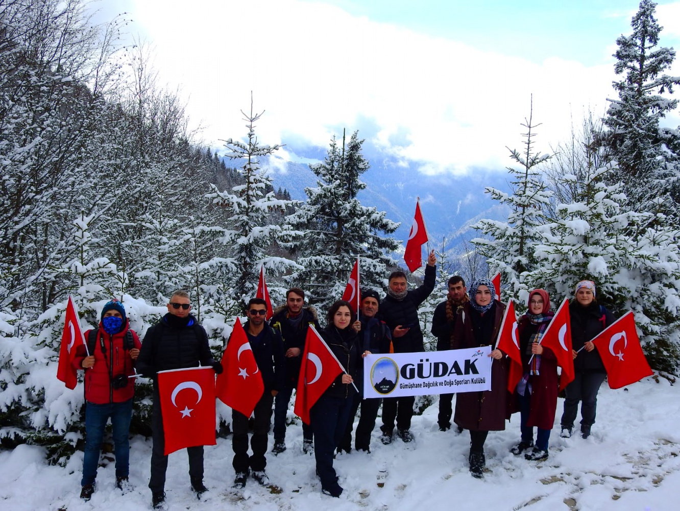 Gümüşhaneli dağcılar Çanakkale şehitleri için yürüdü 44