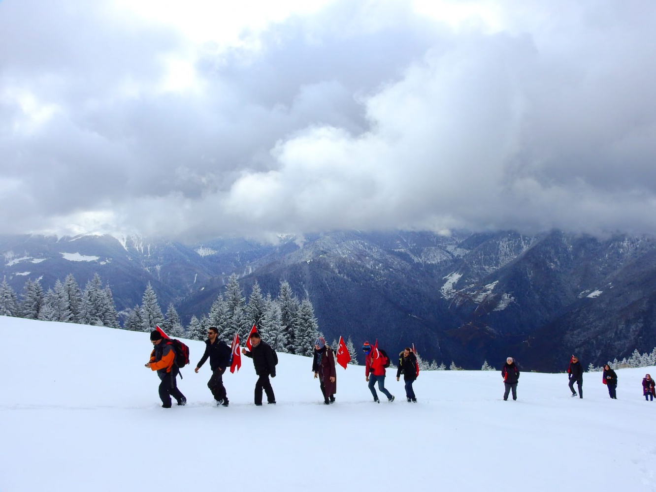 Gümüşhaneli dağcılar Çanakkale şehitleri için yürüdü 45
