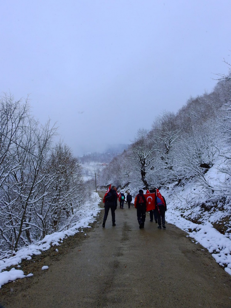 Gümüşhaneli dağcılar Çanakkale şehitleri için yürüdü 11