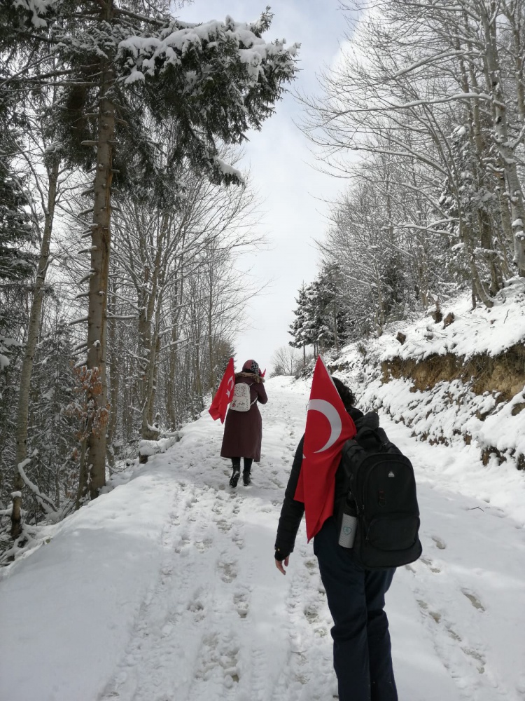 Gümüşhaneli dağcılar Çanakkale şehitleri için yürüdü 16