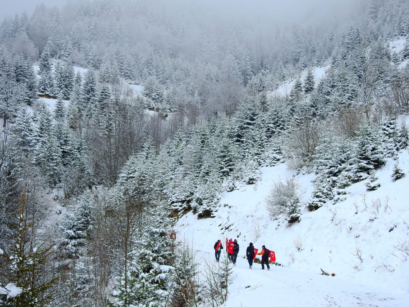 Gümüşhaneli dağcılar Çanakkale şehitleri için yürüdü 9