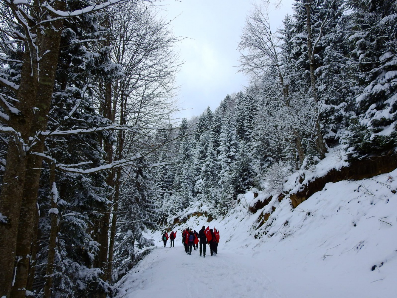 Gümüşhaneli dağcılar Çanakkale şehitleri için yürüdü 38