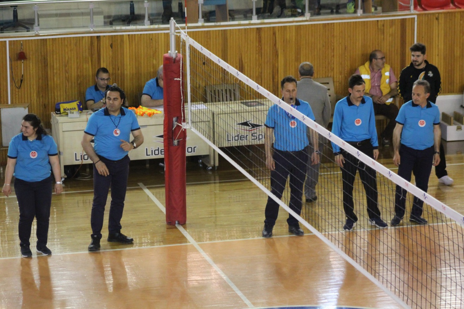 Ulusal Voleybol Hakemimiz Bahtiyar Çelik’e Türkiye Şampiyonasında görev 6