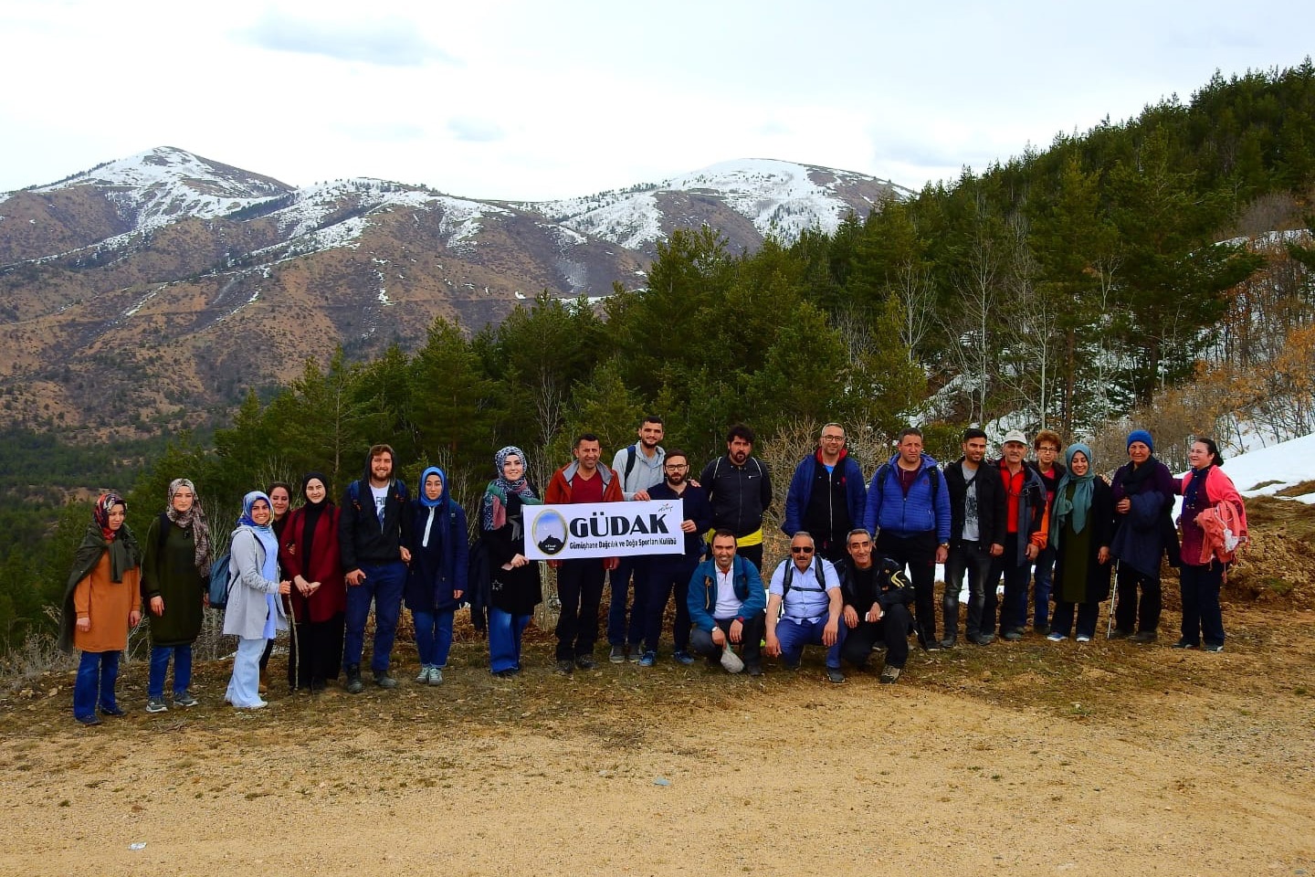 Gümüşhaneli dağcılardan Kelkit’te bahar yürüyüşü 3