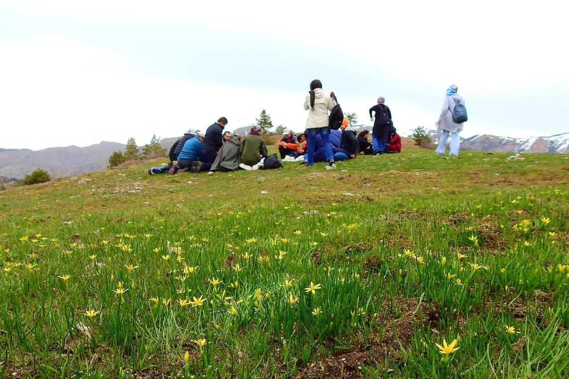 Gümüşhaneli dağcılardan Kelkit’te bahar yürüyüşü 2