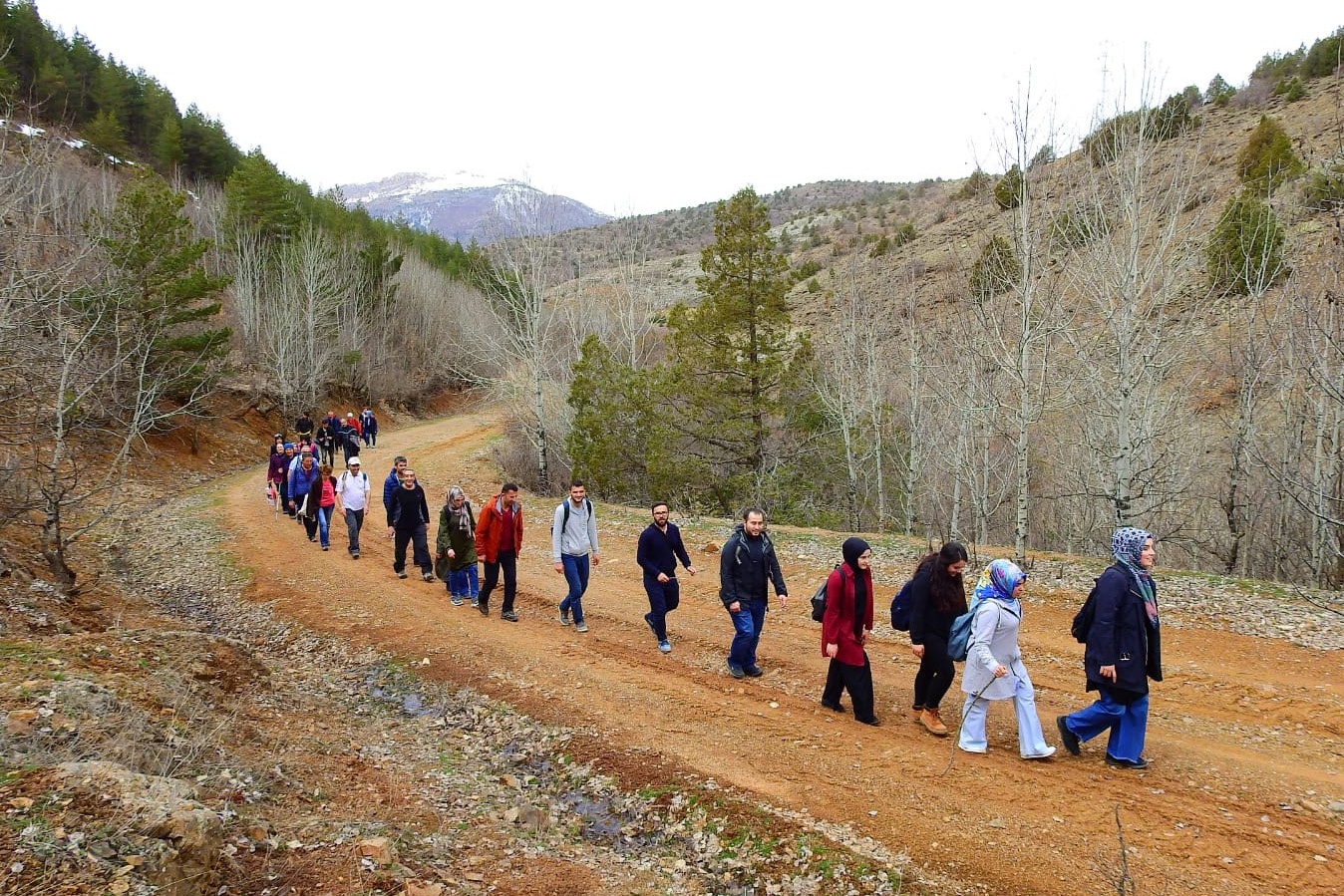 Gümüşhaneli dağcılardan Kelkit’te bahar yürüyüşü 4