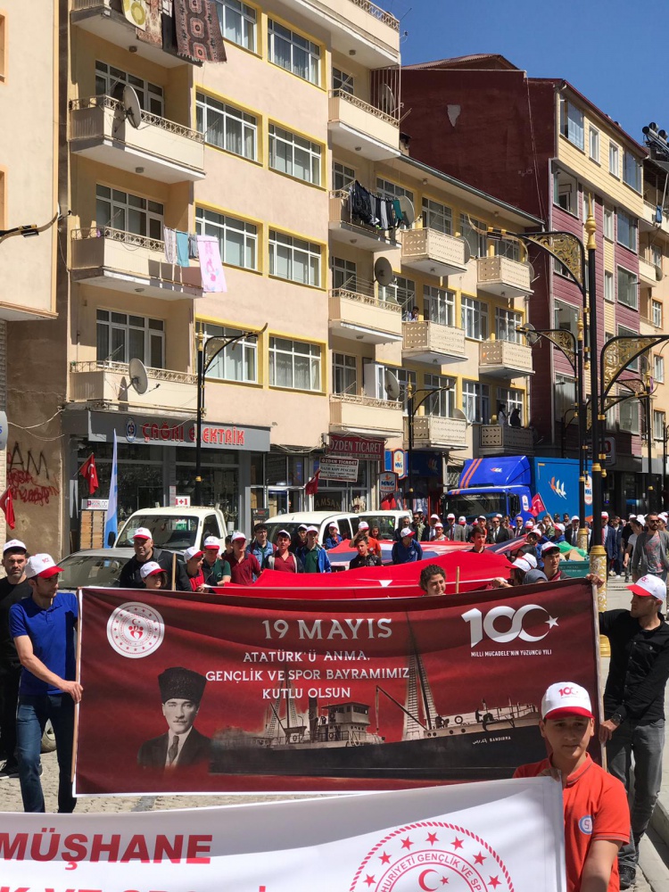 Milli Mücadele’nin yüzüncü yılı kutlamaları yürüyüşle başladı 5