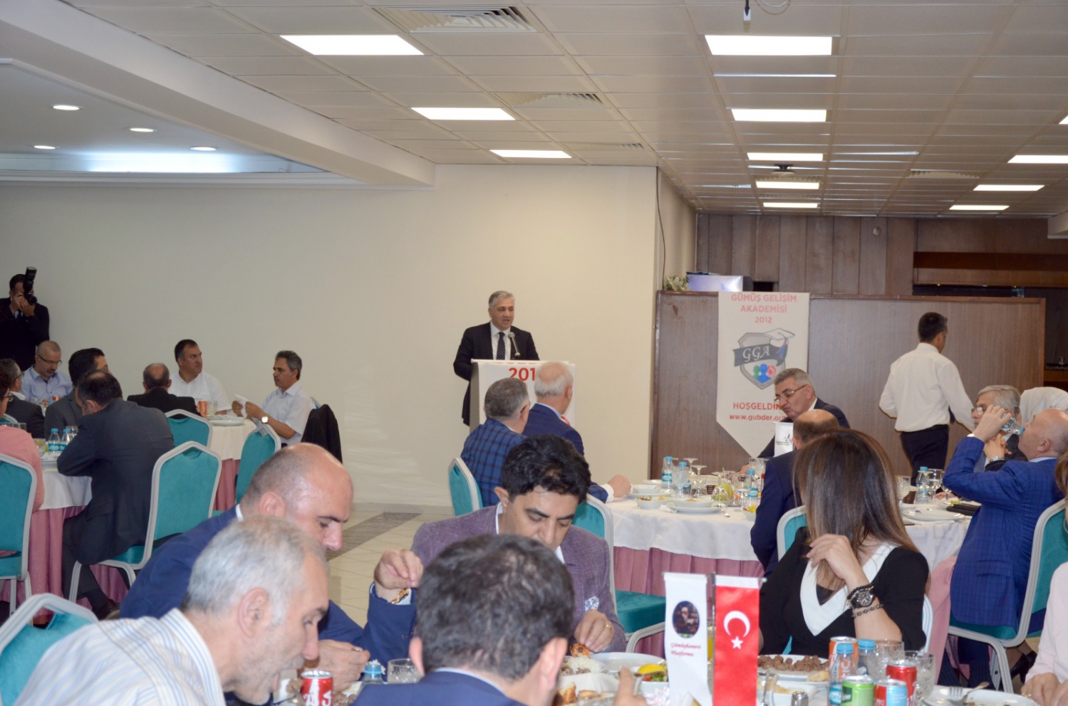 Gümüşhaneli bürokratlar GÜBDER iftarında buluştu 34