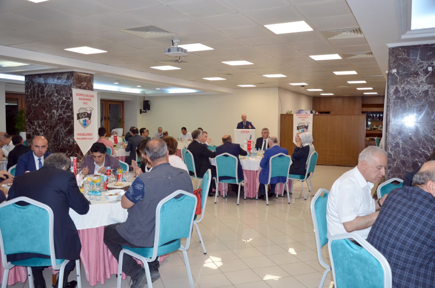 Gümüşhaneli bürokratlar GÜBDER iftarında buluştu 31