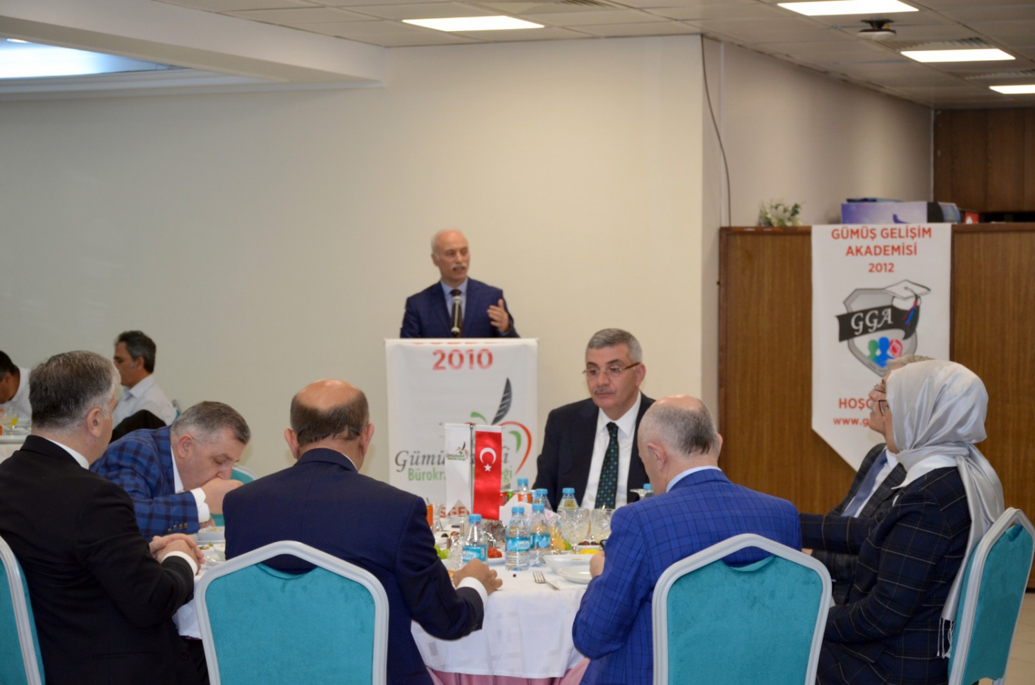 Gümüşhaneli bürokratlar GÜBDER iftarında buluştu 36