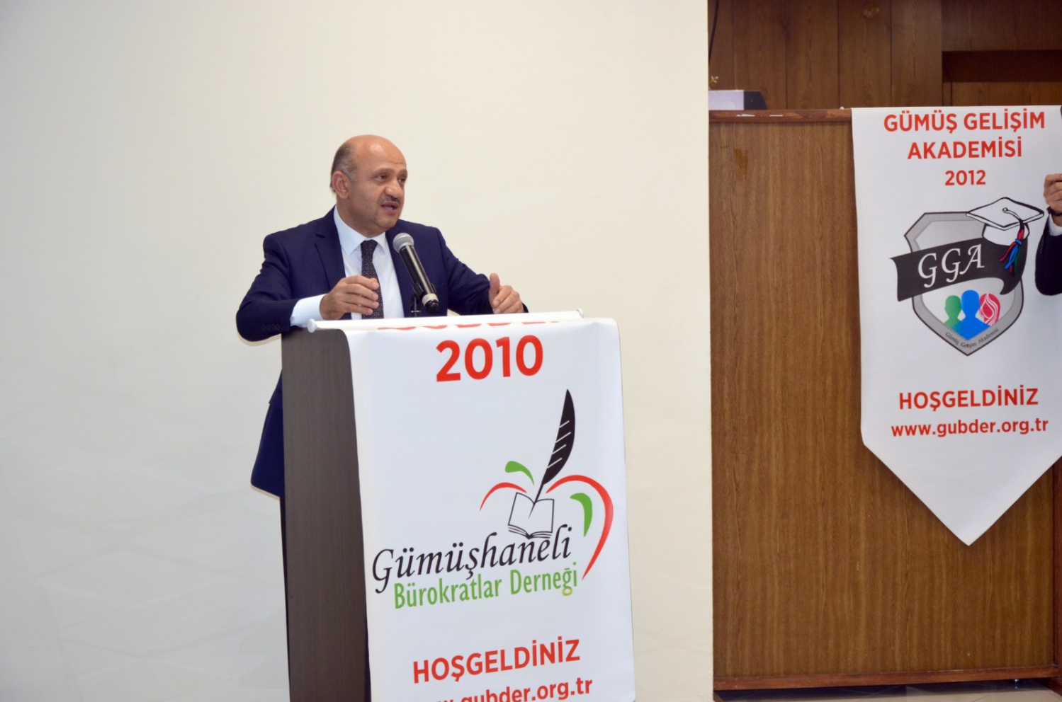 Gümüşhaneli bürokratlar GÜBDER iftarında buluştu 7