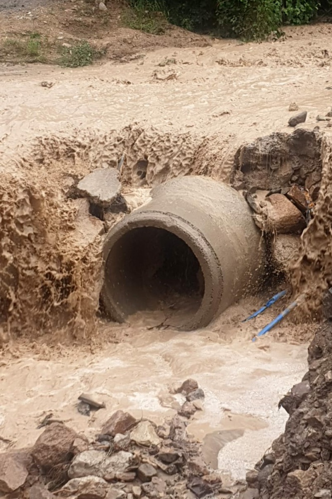 Gümüşhane’de lokal yağış sel getirdi 3