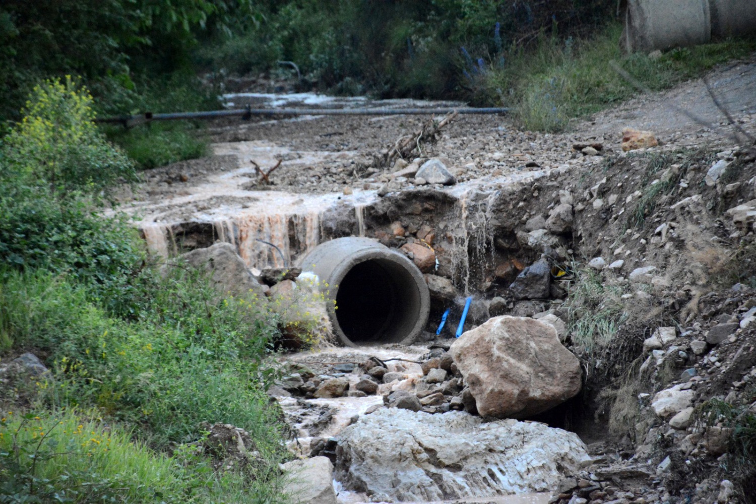 Gümüşhane’de lokal yağış sel getirdi 9