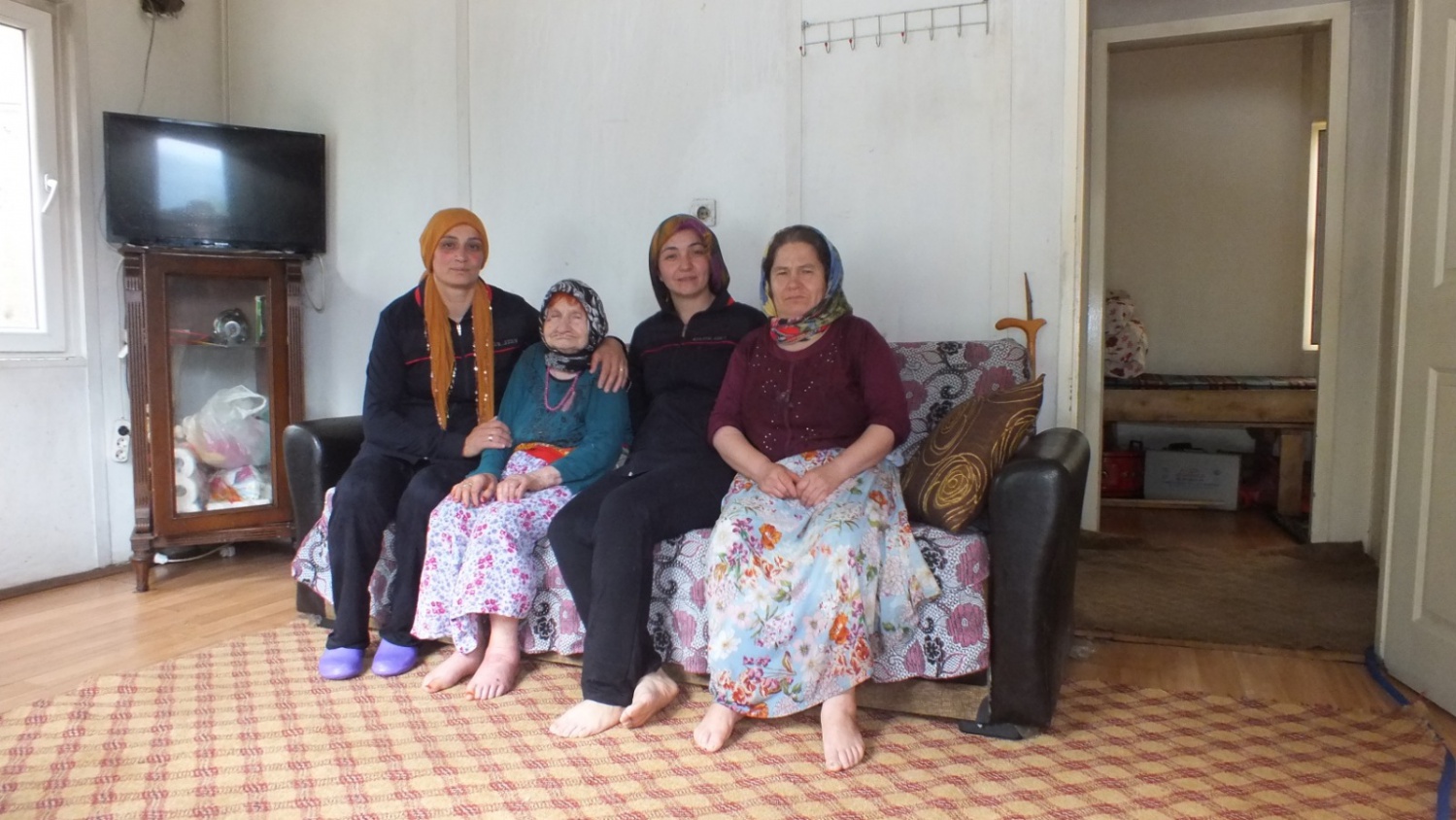 Kürtün’de yalnız yaşayan yaşlılara devletin şefkat eli değdi 6