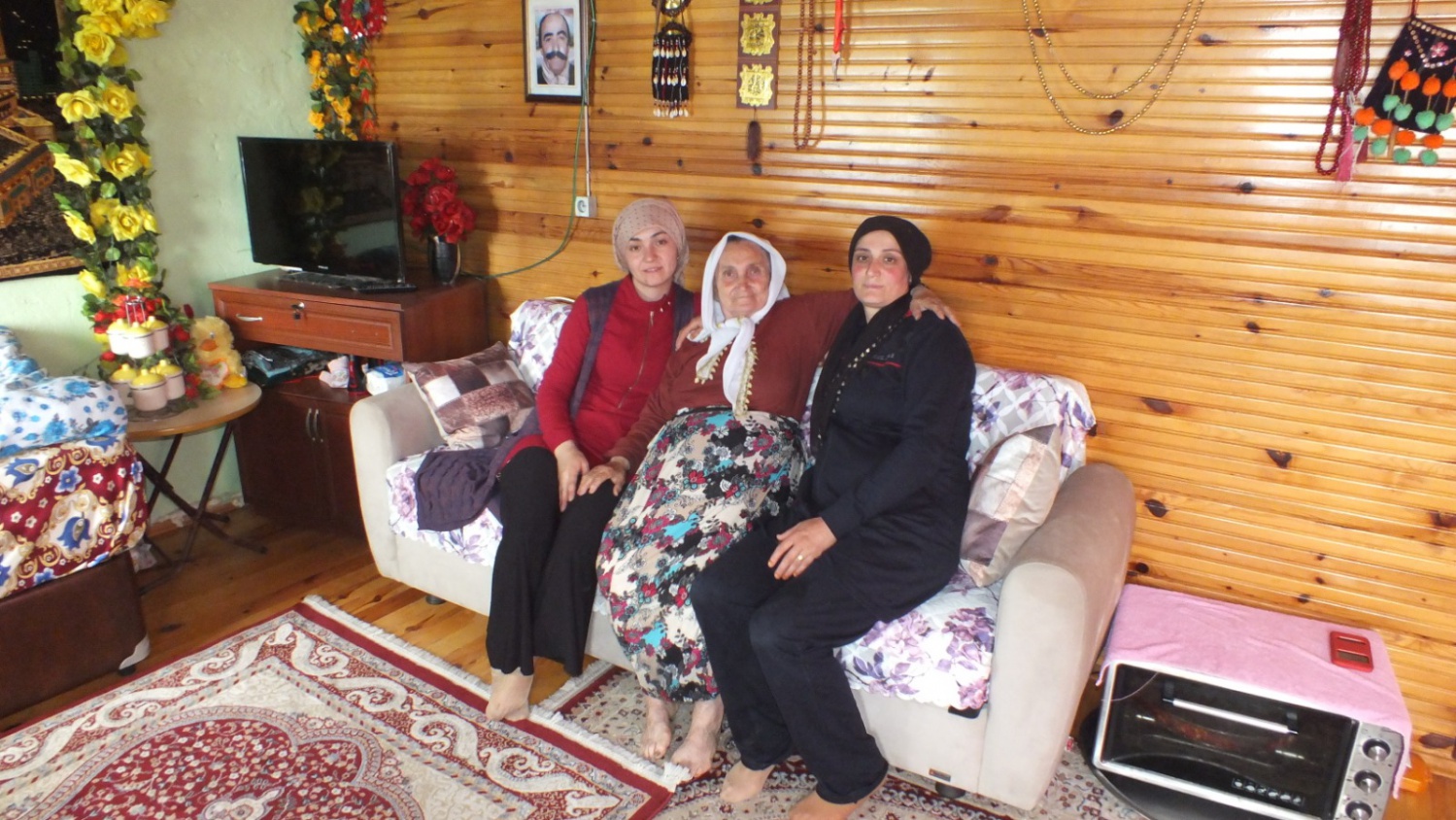 Kürtün’de yalnız yaşayan yaşlılara devletin şefkat eli değdi 5