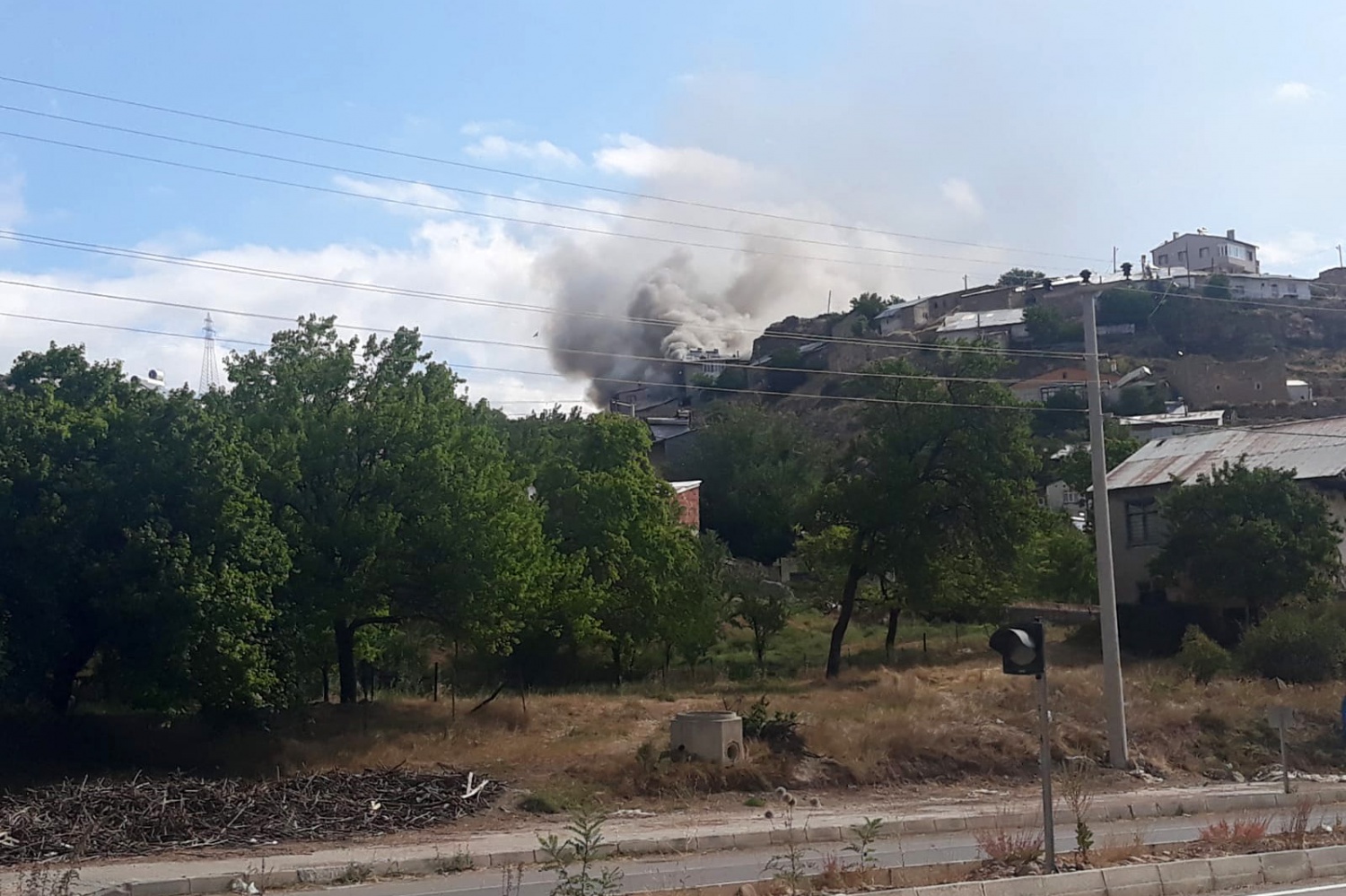 Tekke’de korkutan yangın 2