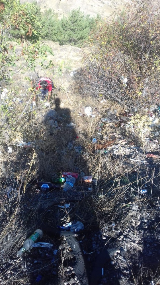 Bir kamyon dolusu şişe toplandı, devamı da var 16