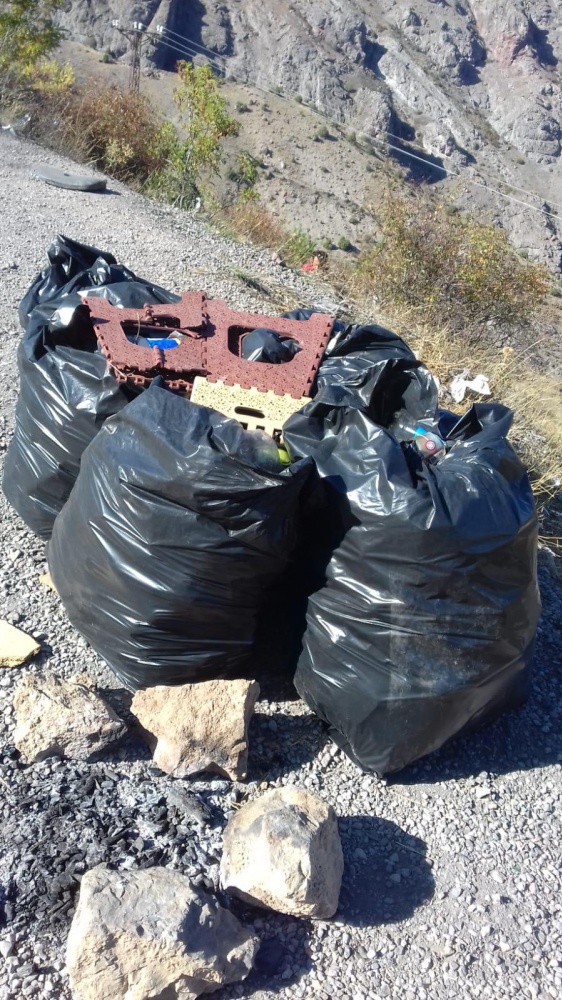 Bir kamyon dolusu şişe toplandı, devamı da var 3