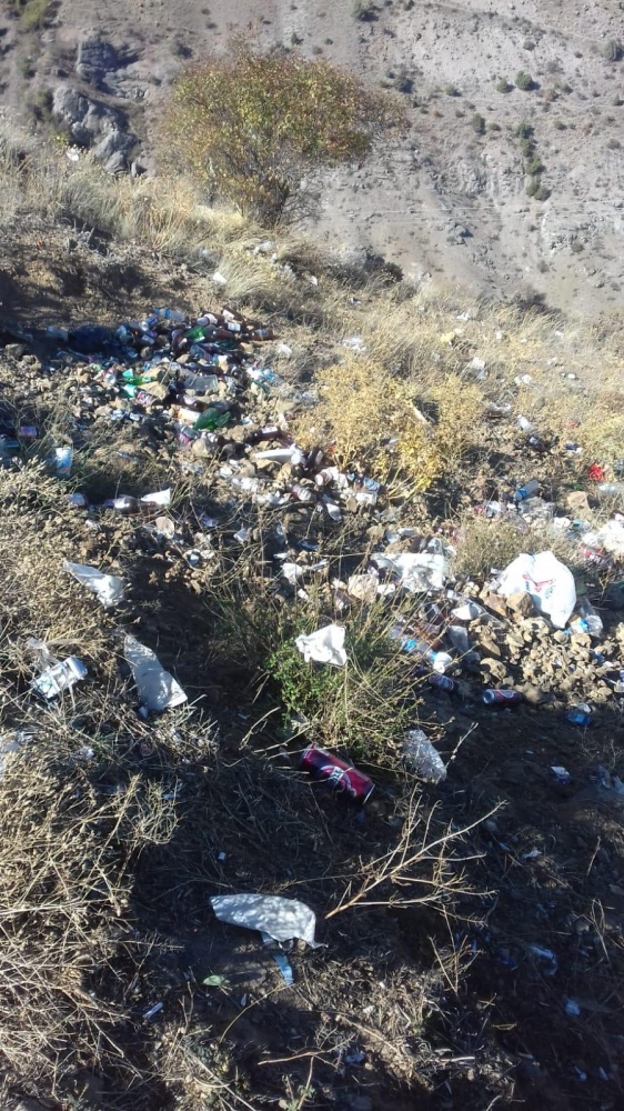 Bir kamyon dolusu şişe toplandı, devamı da var 4