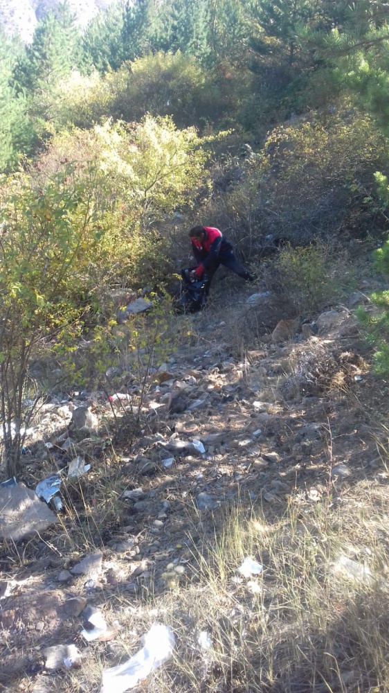 Bir kamyon dolusu şişe toplandı, devamı da var 13