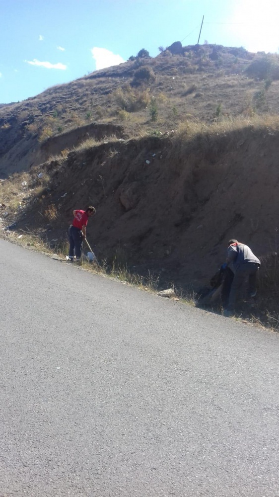 Bir kamyon dolusu şişe toplandı, devamı da var 9
