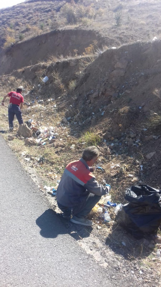 Bir kamyon dolusu şişe toplandı, devamı da var 12