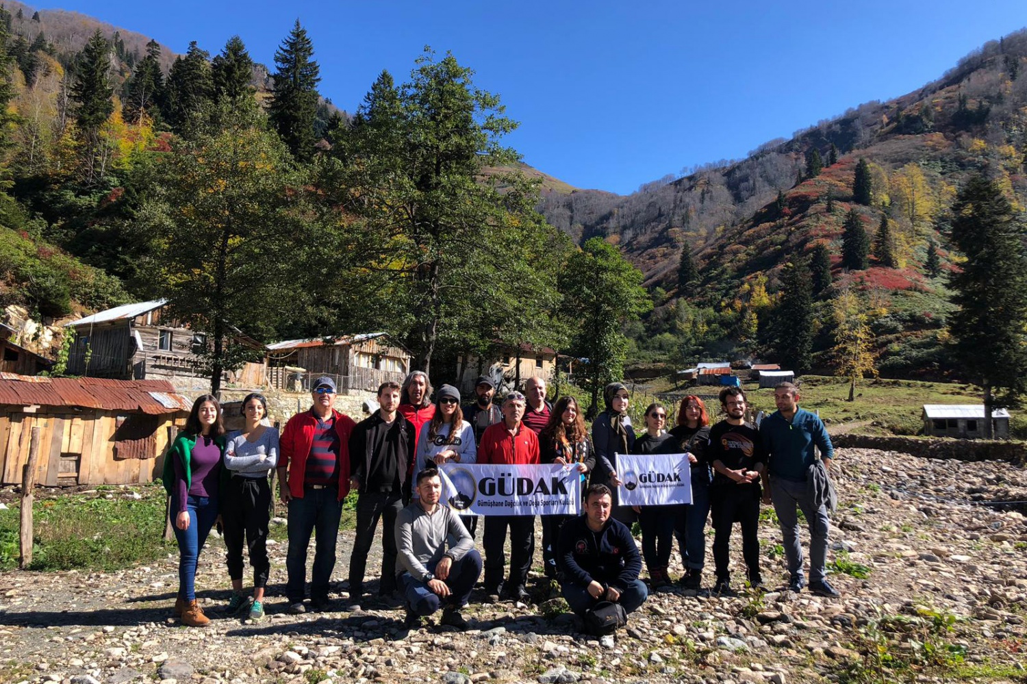 Gümüşhaneli dağcılar Karagöl’de kamp kurdu 10