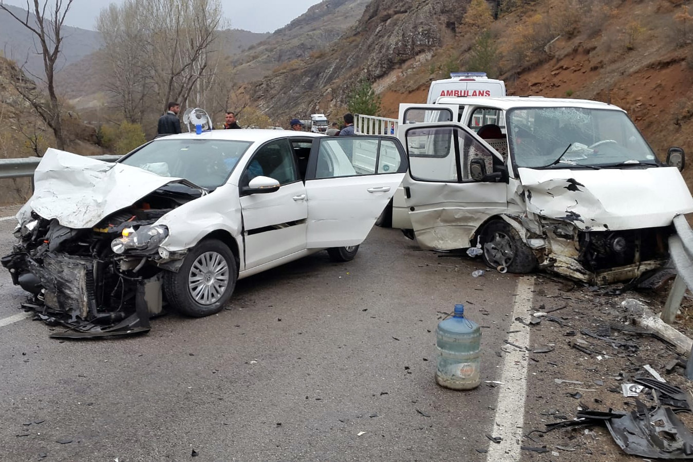 Gümüşhane’de iki ayrı trafik kazasında 9 kişi yaralandı 3