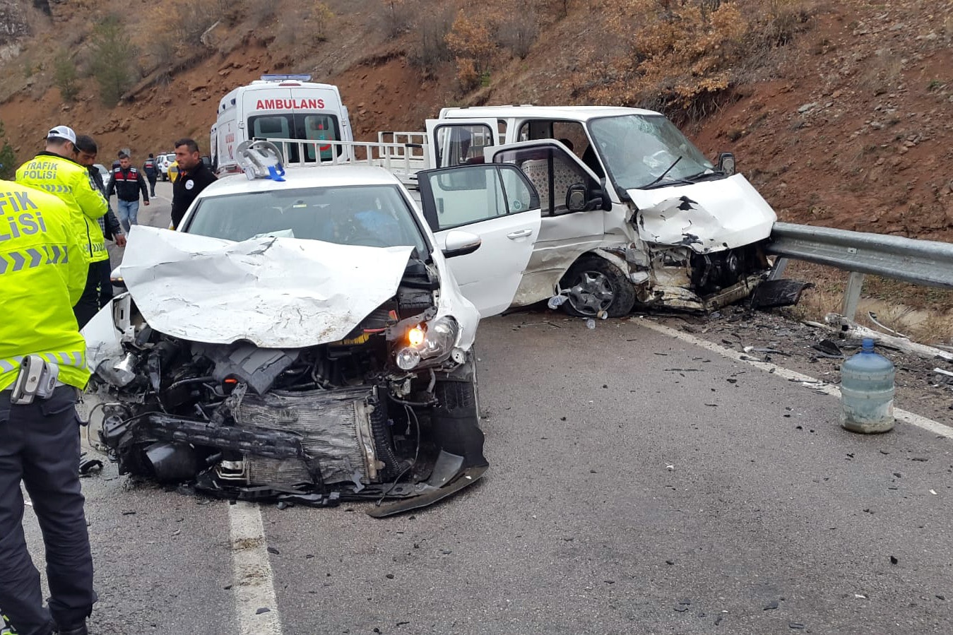 Gümüşhane’de iki ayrı trafik kazasında 9 kişi yaralandı 1