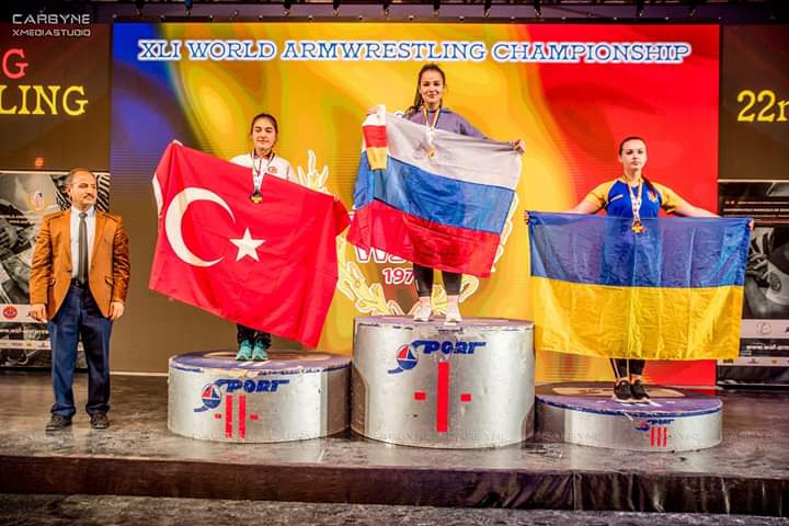 Dünya’nın bileğini büktük 1