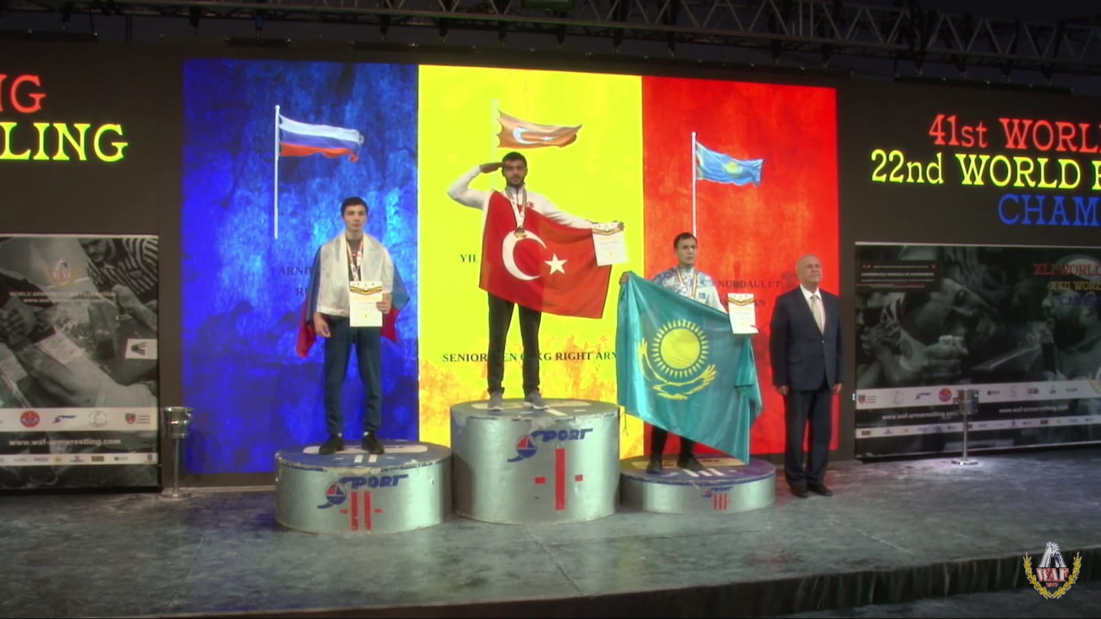 Dünya’nın bileğini büktük 2