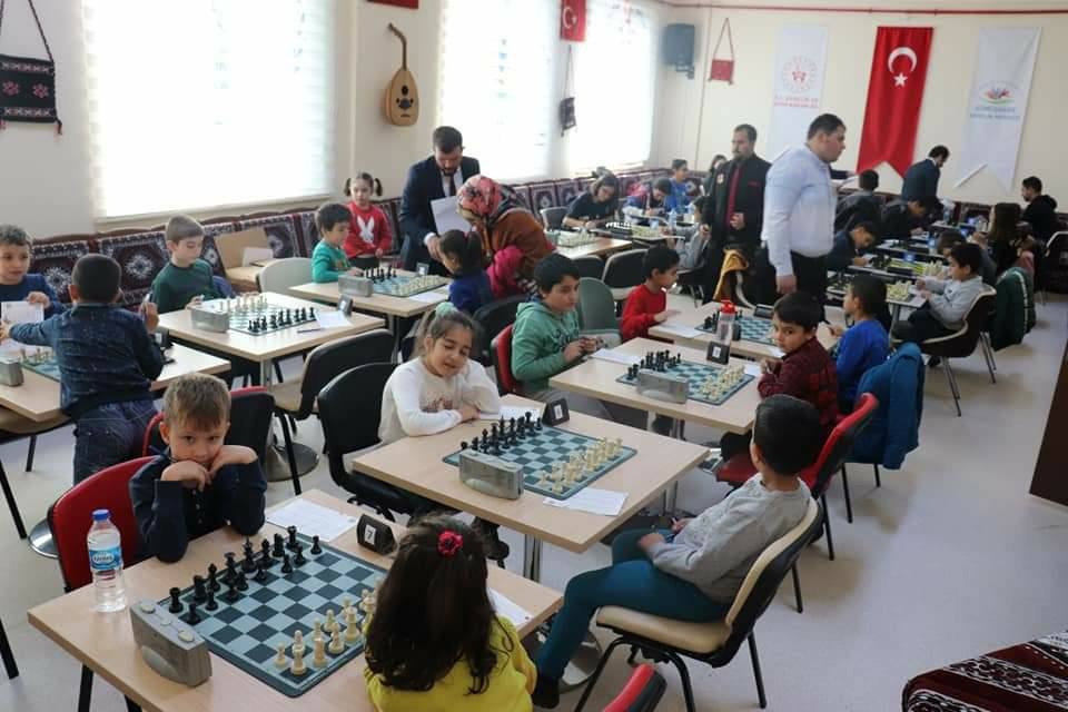 Cumhuriyet Kupası satranç turnuvası düzenlendi 1