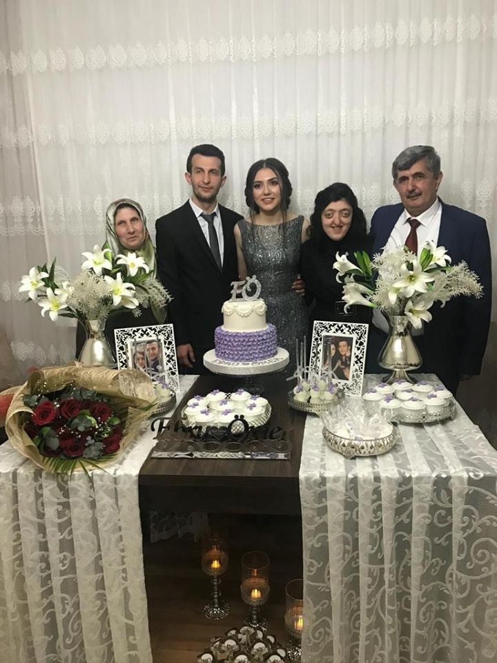 Oğlunun nikahına giderken kaza sonucu vefat eden anne son yolculuğuna uğurlandı 24