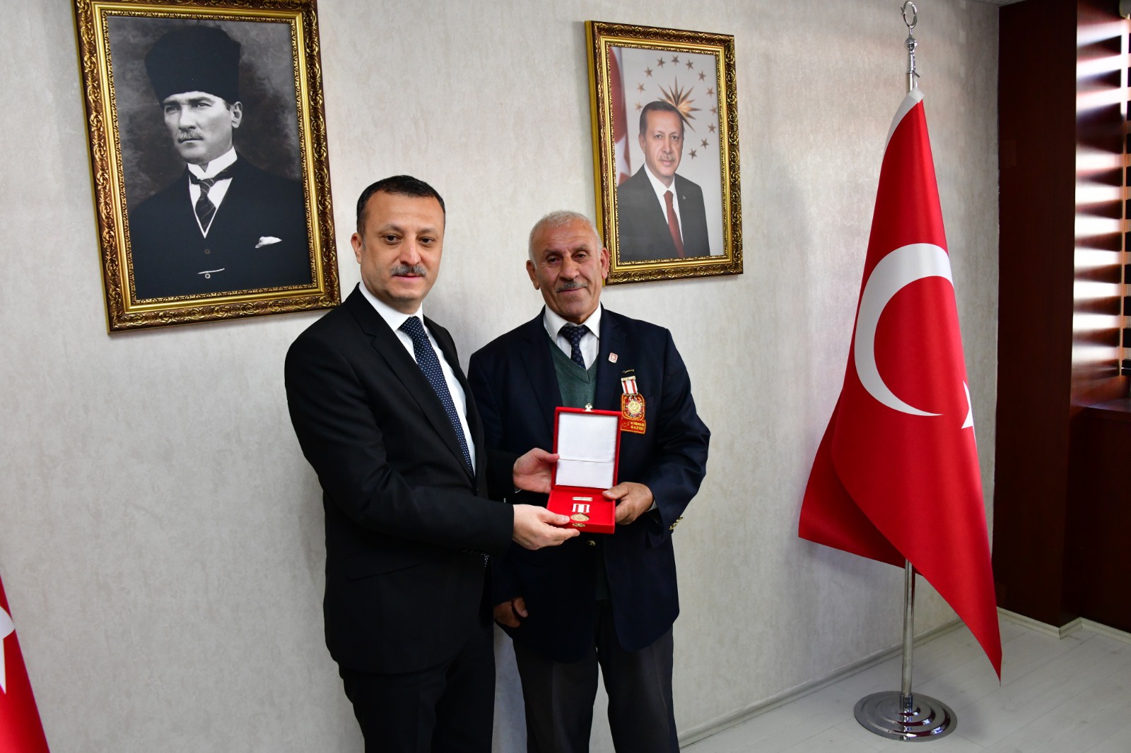 Gümüşhane’de 6 Kıbrıs gazisine daha madalya ve beratı verildi 9