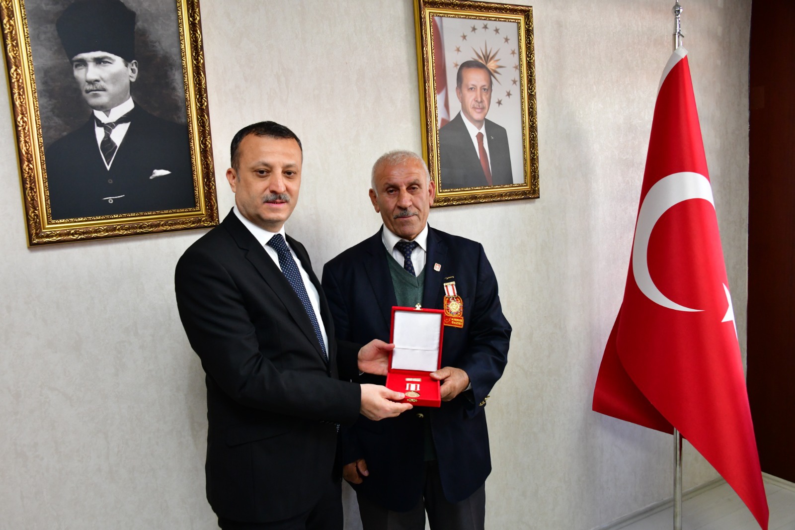 Gümüşhane’de 6 Kıbrıs gazisine daha madalya ve beratı verildi 13