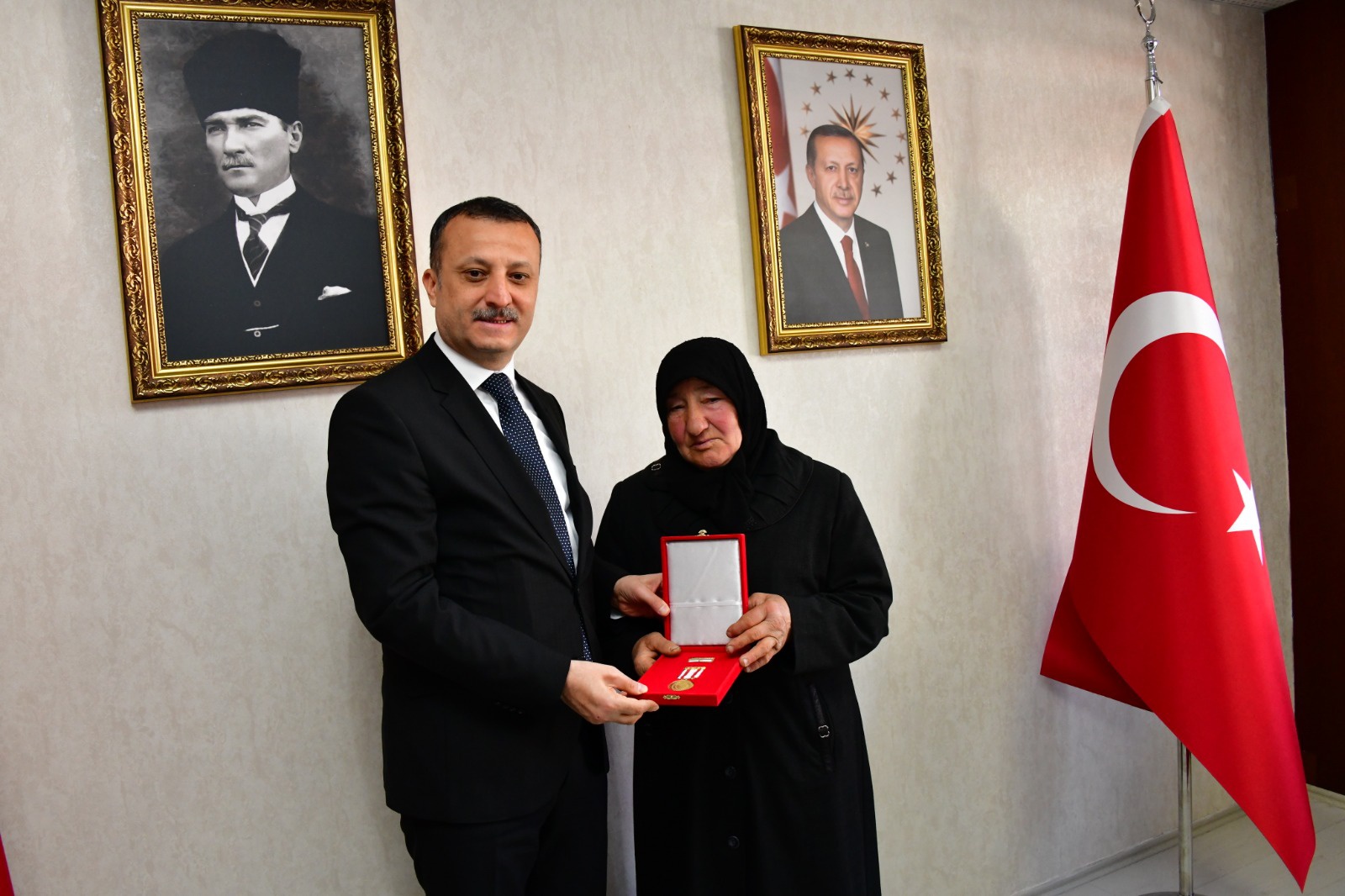 Gümüşhane’de 6 Kıbrıs gazisine daha madalya ve beratı verildi 11