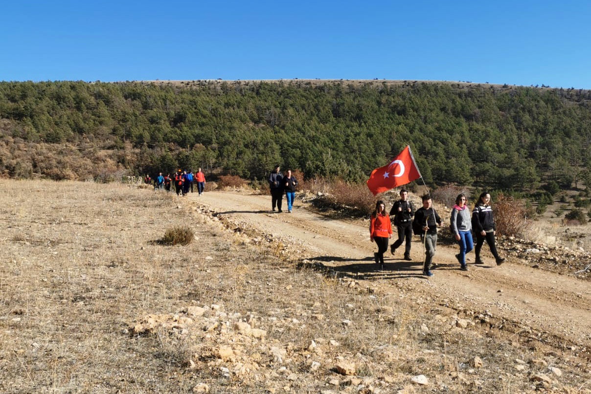 Gümüşhane’de doğa yürüyüşleri yoğun ilgi görüyor 11