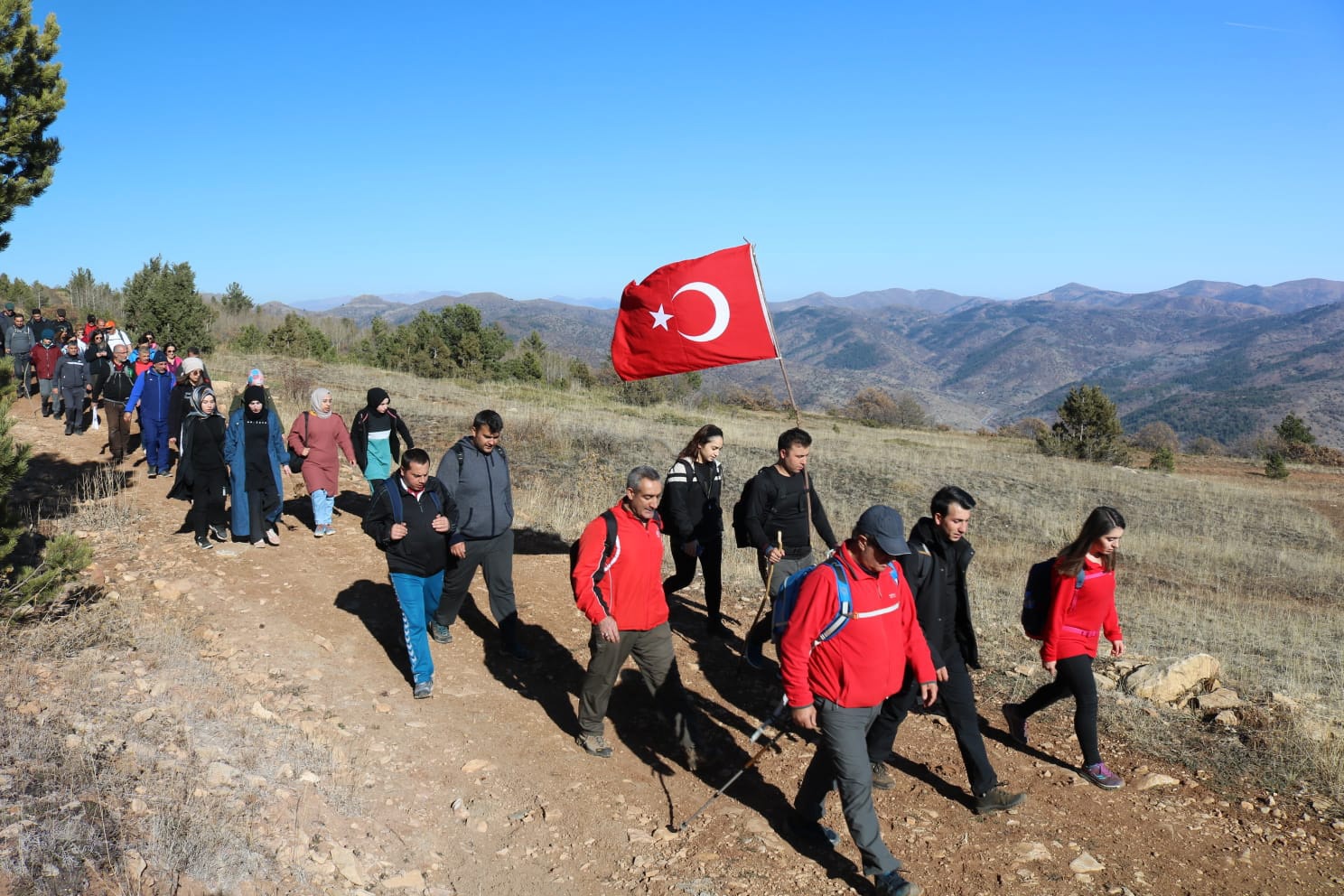Gümüşhane’de doğa yürüyüşleri yoğun ilgi görüyor 16