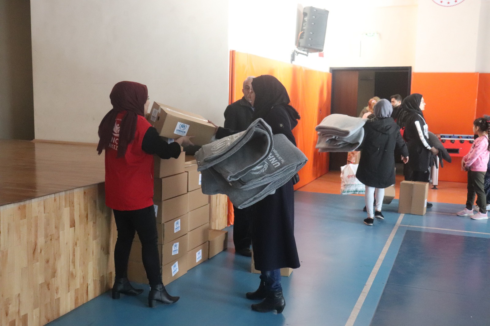 Gümüşhane'de mültecilere ve muhtaç vatandaşlara yardım yapıldı 7