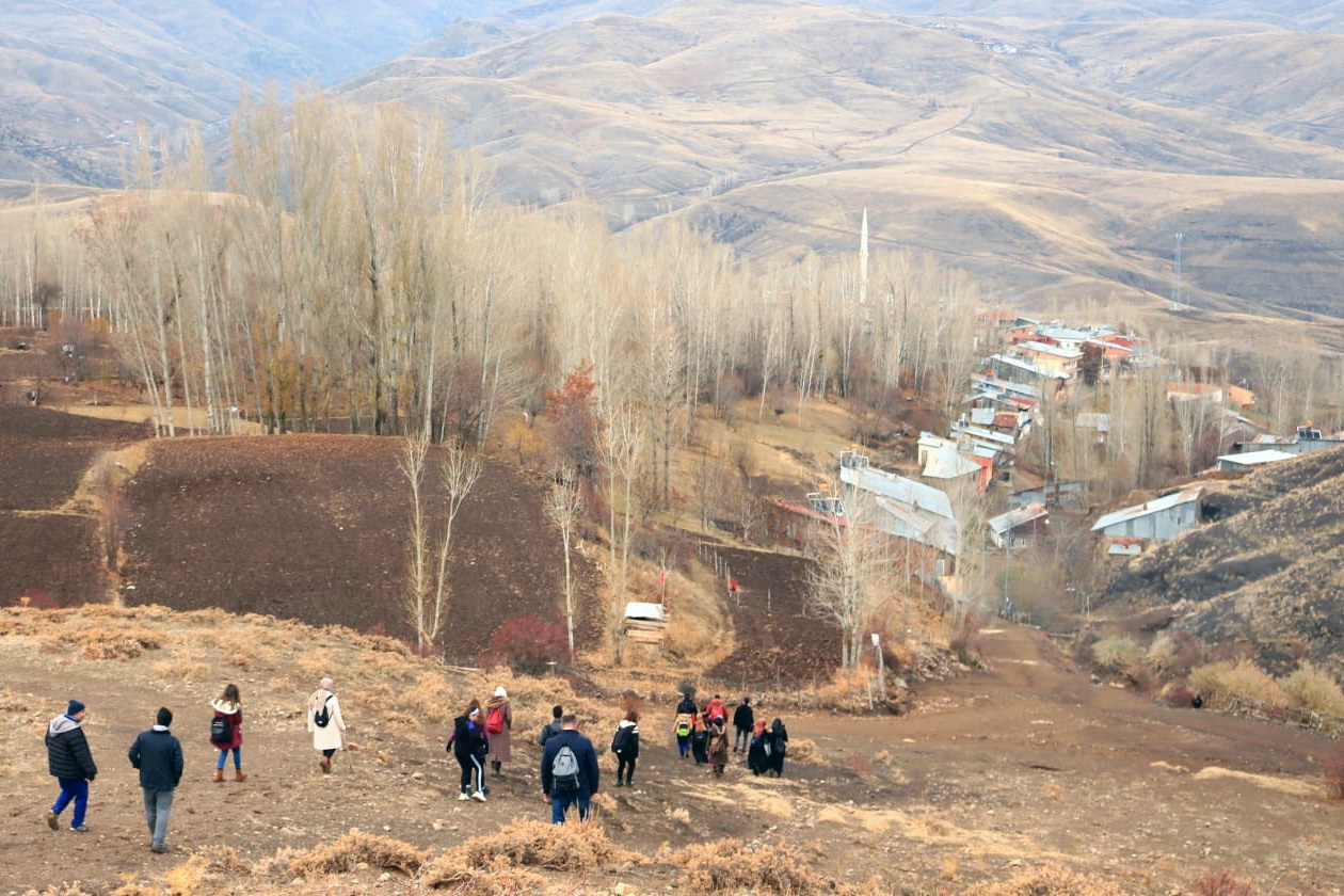 Gümüşhaneli dağcılardan Bayburt’ta doğa ve kültür dolu yürüyüş 21