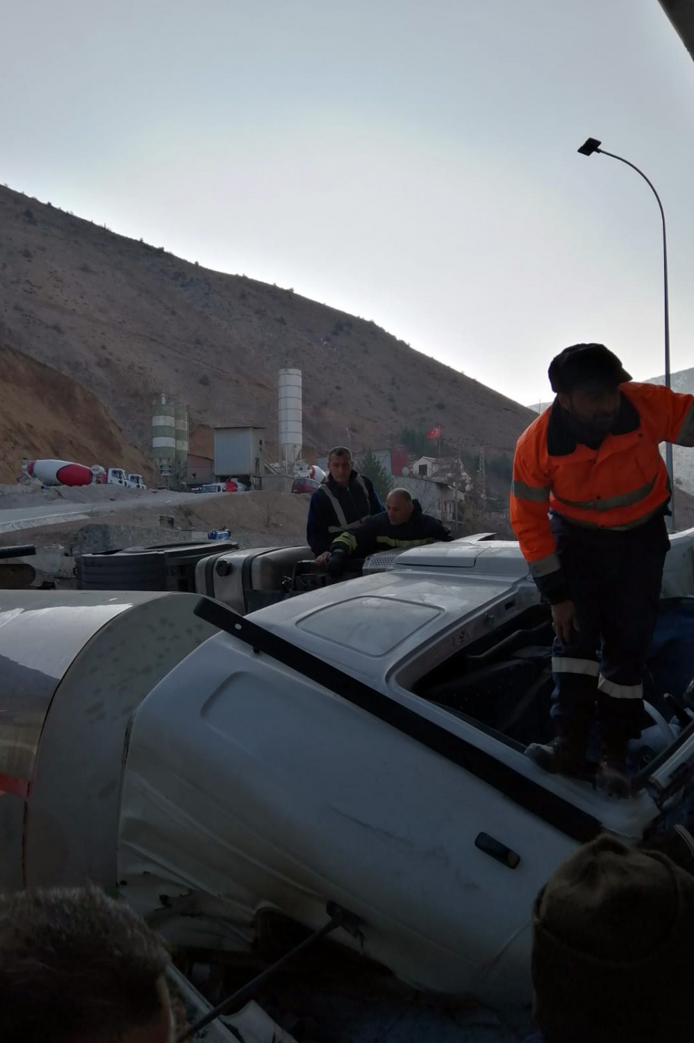 TIR kazası korkuttu 7